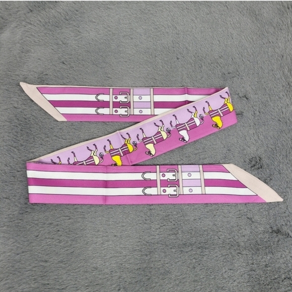 New Horse Print Silk Skinny Scarf Twilly - Picture 5 of 7